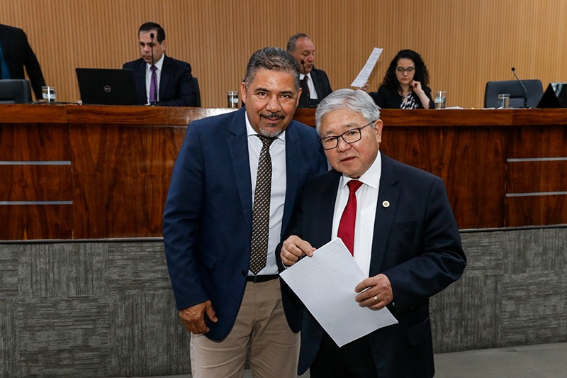 Marrom Cunha e Luis Yabiku protocolam PL que institui atendimento por telemedicina para pacientes com Doença de Parkinson  