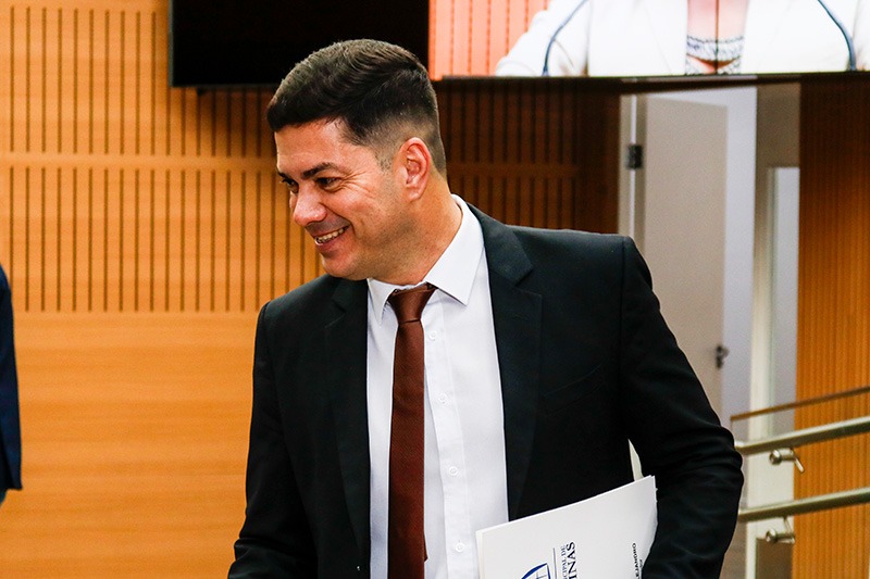 Otto Alejandro entrega Diploma de Mérito Empresarial a empresário do ramo de eventos e entretenimento