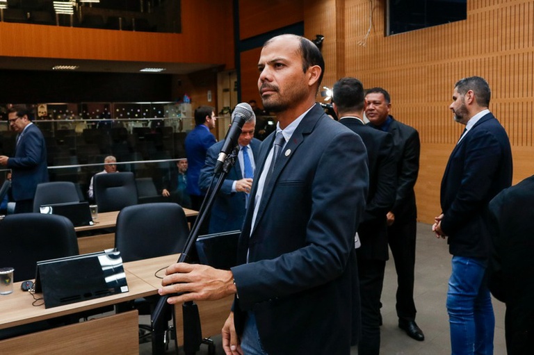 Rodrigo Farmadic solicita circulação de viaturas do Serviço de Atendimento a Pacientes Especiais e Crônicos nos corredores exclusivos de ônibus