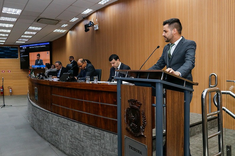 Benê Lima protocola projeto que garante gratuidade no transporte público para mães de filhos portadores de necessidades específicas