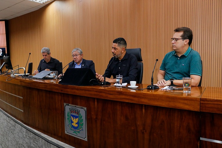  Comissão de Finanças realiza Audiência Pública para avaliar metas fiscais do município do 3º quadrimestre de 2025
