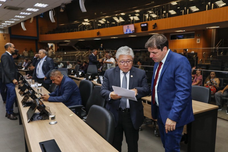 Vereadores aprovam proibição de confinamento de animais em condições inadequadas e  normatização para atendimento domiciliar de empresas de telefonia