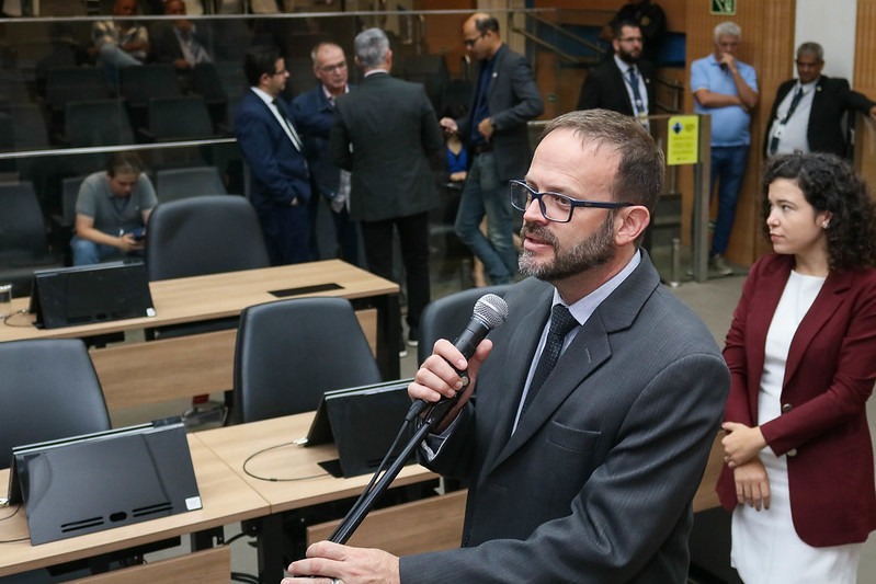 Comissão Especial de Estudos discute política transversal para garantir direitos das pessoas neurodivergentes
