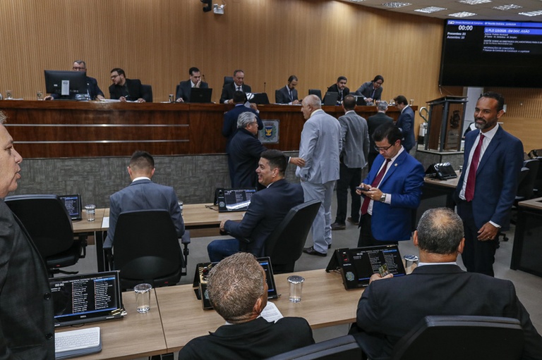 Câmara realiza nesta quarta-feira (24) quatro Reuniões Extraordinárias; na pauta estão reajuste dos servidores e alterações no sistema de licenciamento