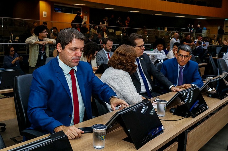 Hebert Ganem propõe campanha de conscientização sobre castração e combate ao câncer em animais 