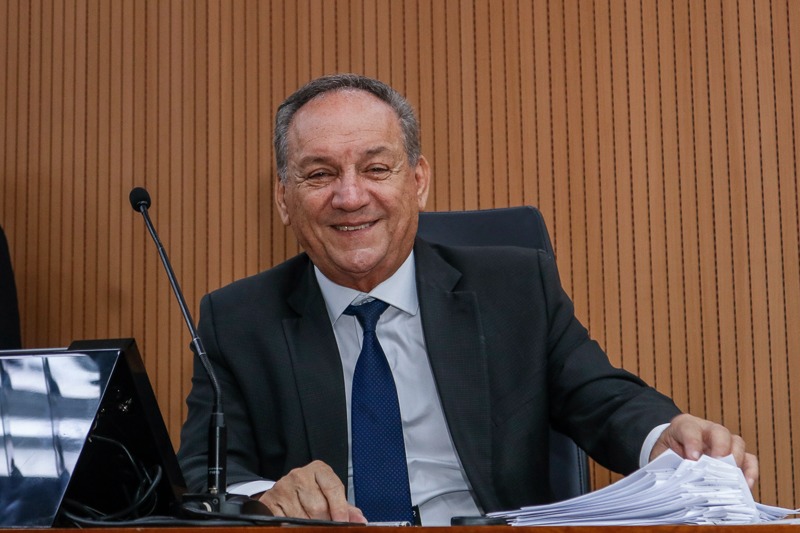 Luiz Rossini concede Diploma Honra ao Mérito a Fundação Eufraten