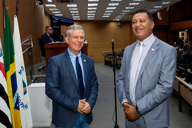 Paulo Haddad e Permínio Monteiro reivindicam ampliação da Campanha do Agasalho para receber doações de mantas pets