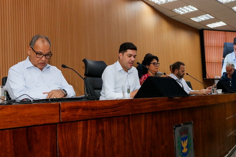 Comissão de Constituição e Legalidade analisa parecer de projeto que prevê a implantação de parques multissensoriais