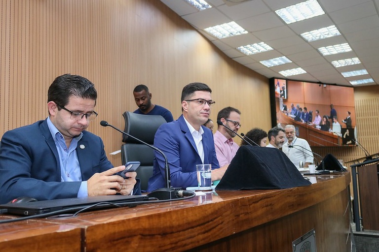  Comissão de Constituição e Legalidade realiza duas audiências públicas para debater mudanças em cargos da Prefeitura e da Setec