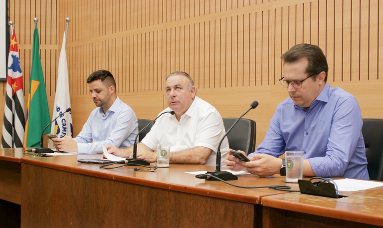 Comissão de Política Urbana analisa projeto que envia alertas por mensagem sobre coleta seletiva e cata-treco em Campinas