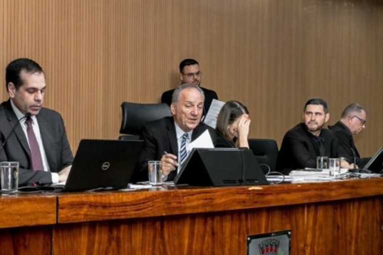 Vereadores aprovam projeto que institui o Dia Municipal em Memória aos Animais Vítimas de Maus-tratos