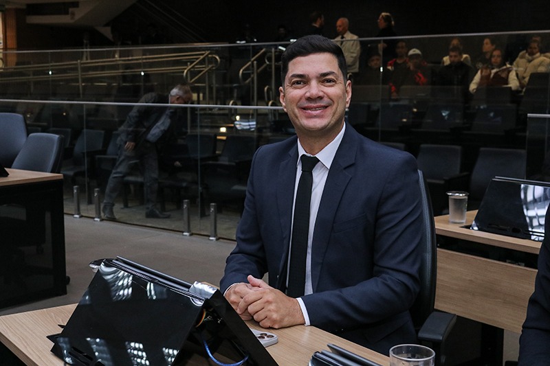 Otto Alejandro entrega Diploma de Mérito Empresarial a fundador do Dom Brejas e Diploma Noel Rosa a Projeto que fortalece o samba em Campinas