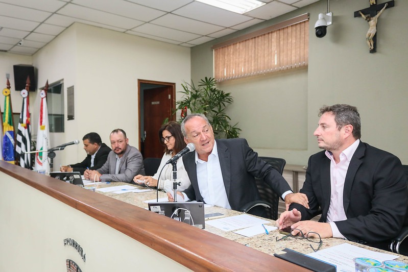 Parlamento da RMC se reúne em Monte Mor para analisar o impacto do fechamento das agências bancárias na região