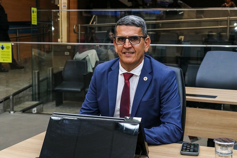 Projeto de Lei de Mineiro do Espetinho institui o Programa Municipal de Apoio e Inclusão de Alunos com Deficiência Intelectual na Rede Municipal de Ensino