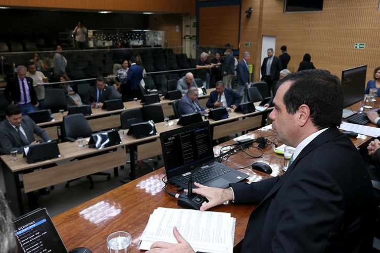 Vereadores aprovam, em primeira discussão, projeto que prevê sepultamento digno de nascituros e natimortos