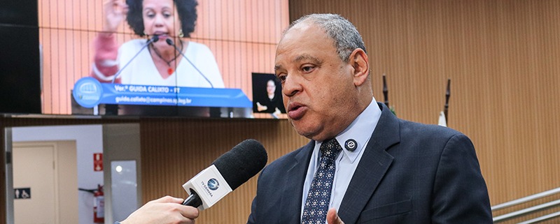 Roberto Alves protocola PL que institui diretrizes para a utilização de recursos para autoproteção de crianças e adolescentes com dificuldades de comunicação